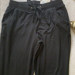 So (From Kohl’s) black joggers Xs NWT